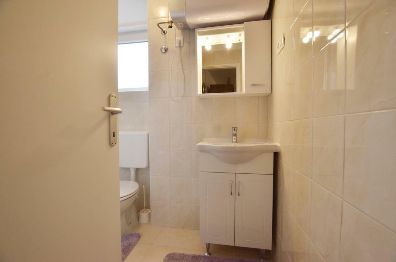 Ferri 16 Studio Ровинь Экстерьер фото